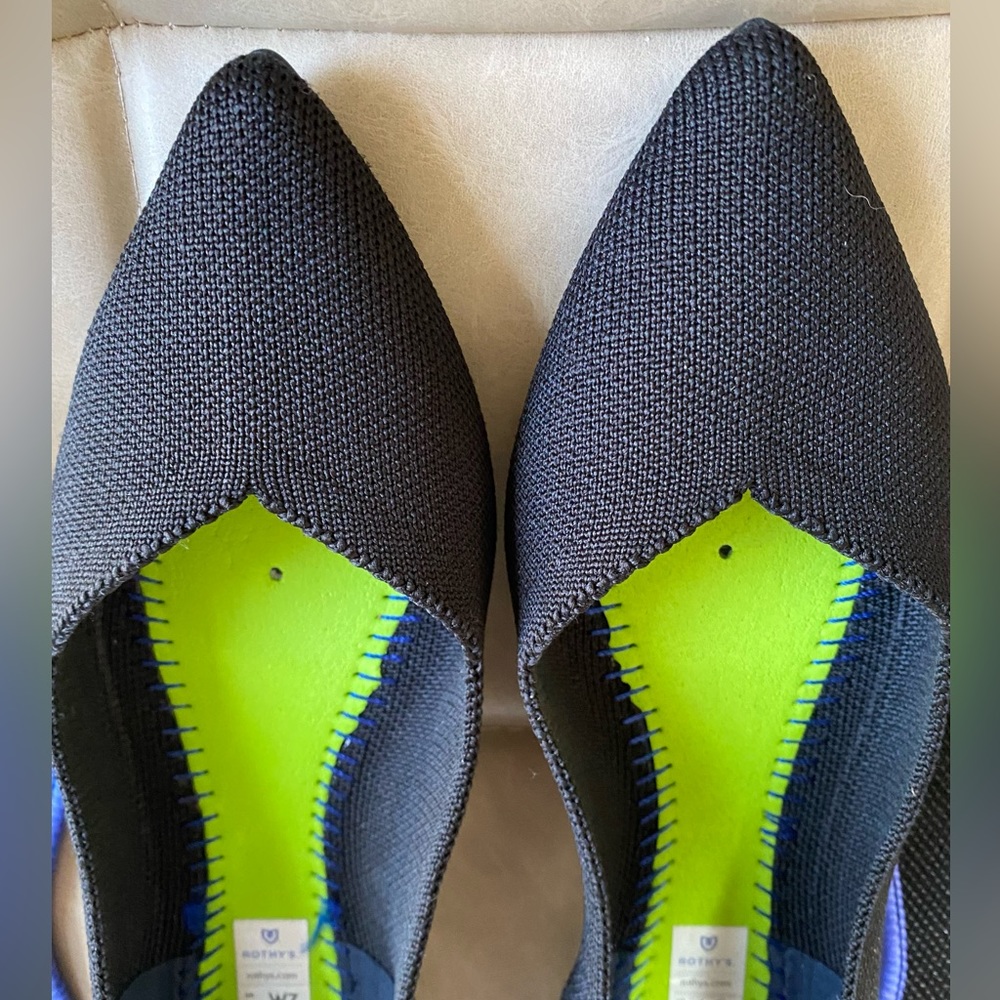 Rothy’s Black Pointed Flats size 7 but fit like a 6.5 - Picture 5 of 9